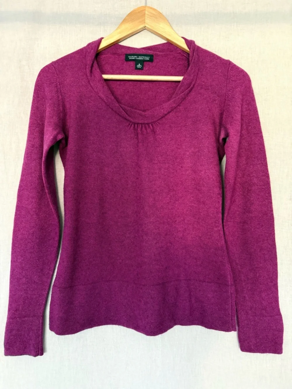 Banana Republic Fuchsia Cashmere Blend Sweater | Twisted Scoop Neck | Fitted S